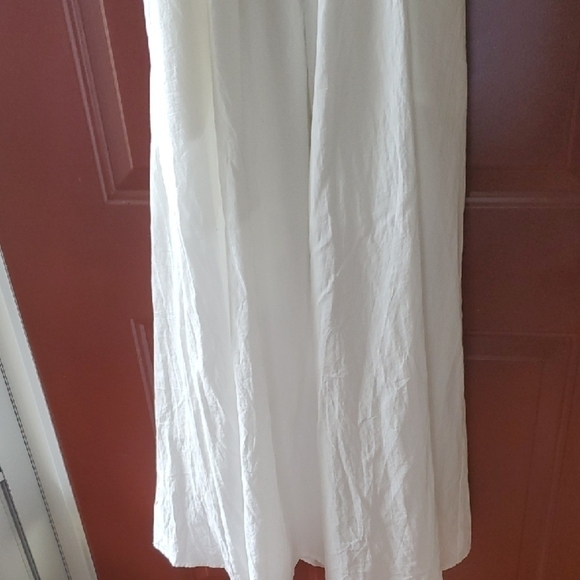 Chic White Sleeveless Maxi Dress - Picture 10 of 16